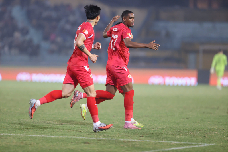 Ngược d&ograve;ng nghẹt thở, CAHN hạ Ninh B&igrave;nh 3-2 gi&agrave;nh ng&ocirc;i đầu V.League- Ảnh 6.