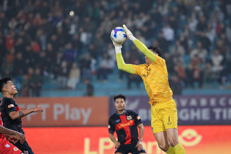 Ngược d&ograve;ng nghẹt thở, CAHN hạ Ninh B&igrave;nh 3-2 gi&agrave;nh ng&ocirc;i đầu V.League- Ảnh 9.