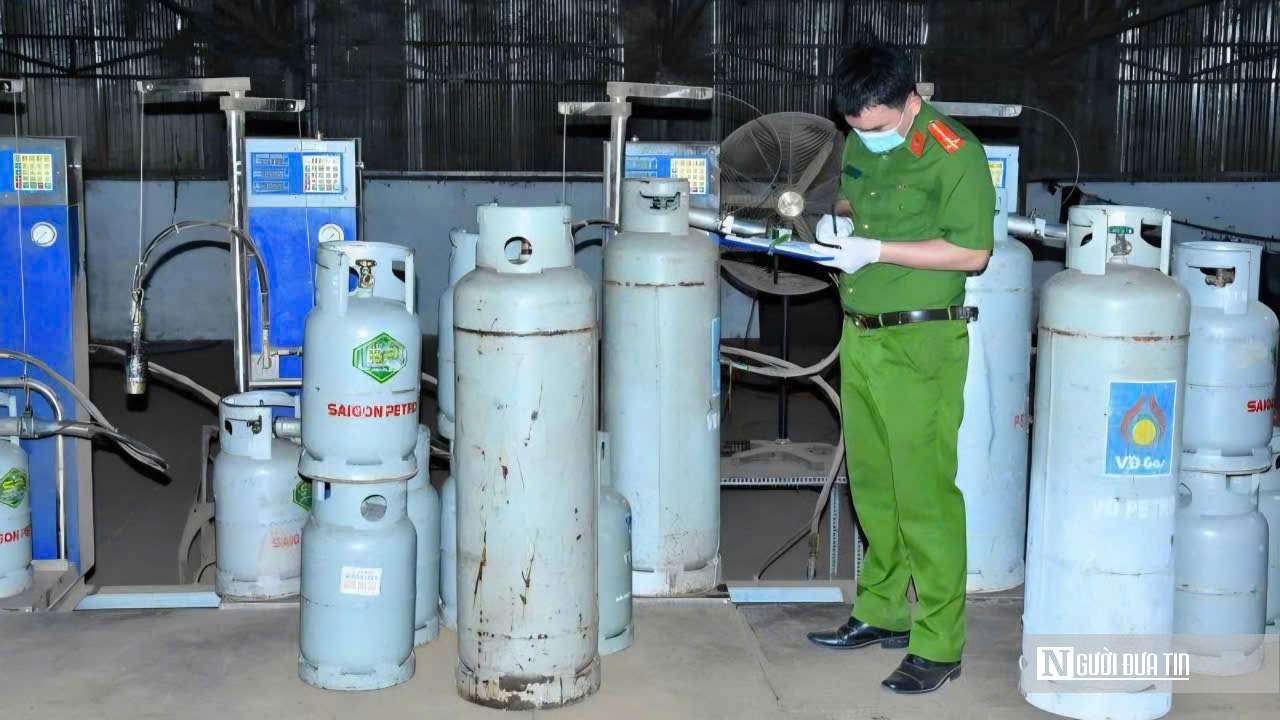 Triệt ph&aacute; đường d&acirc;y sản xuất gas giả quy m&ocirc; lớn tại Đồng Nai: Nguy cơ mất an to&agrave;n từ những b&igrave;nh gas &ldquo;đội lốt&rdquo; h&agrave;ng thật- Ảnh 3.
