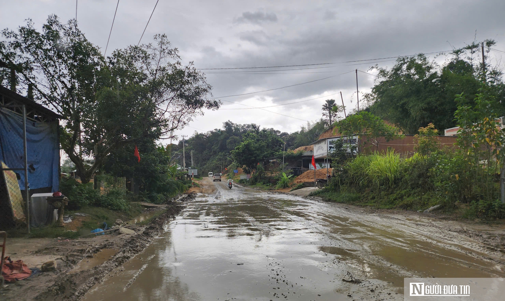 Đà Nẵng: Chạy đua sửa chữa Quốc lộ 14D, nỗ lực đảm bảo lưu thông ngày Tết- Ảnh 1.