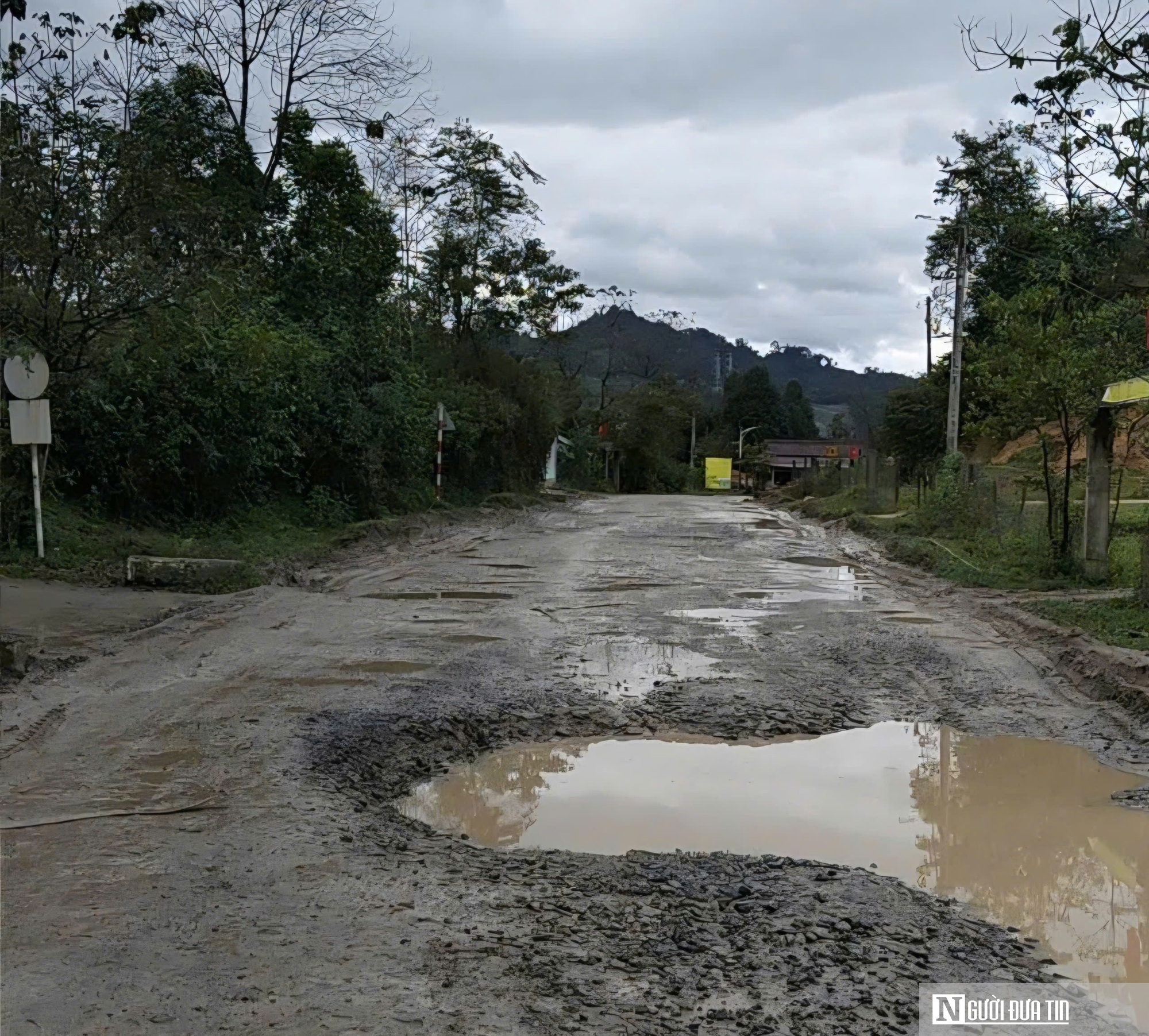 Đà Nẵng: Chạy đua sửa chữa Quốc lộ 14D, nỗ lực đảm bảo lưu thông ngày Tết- Ảnh 3.