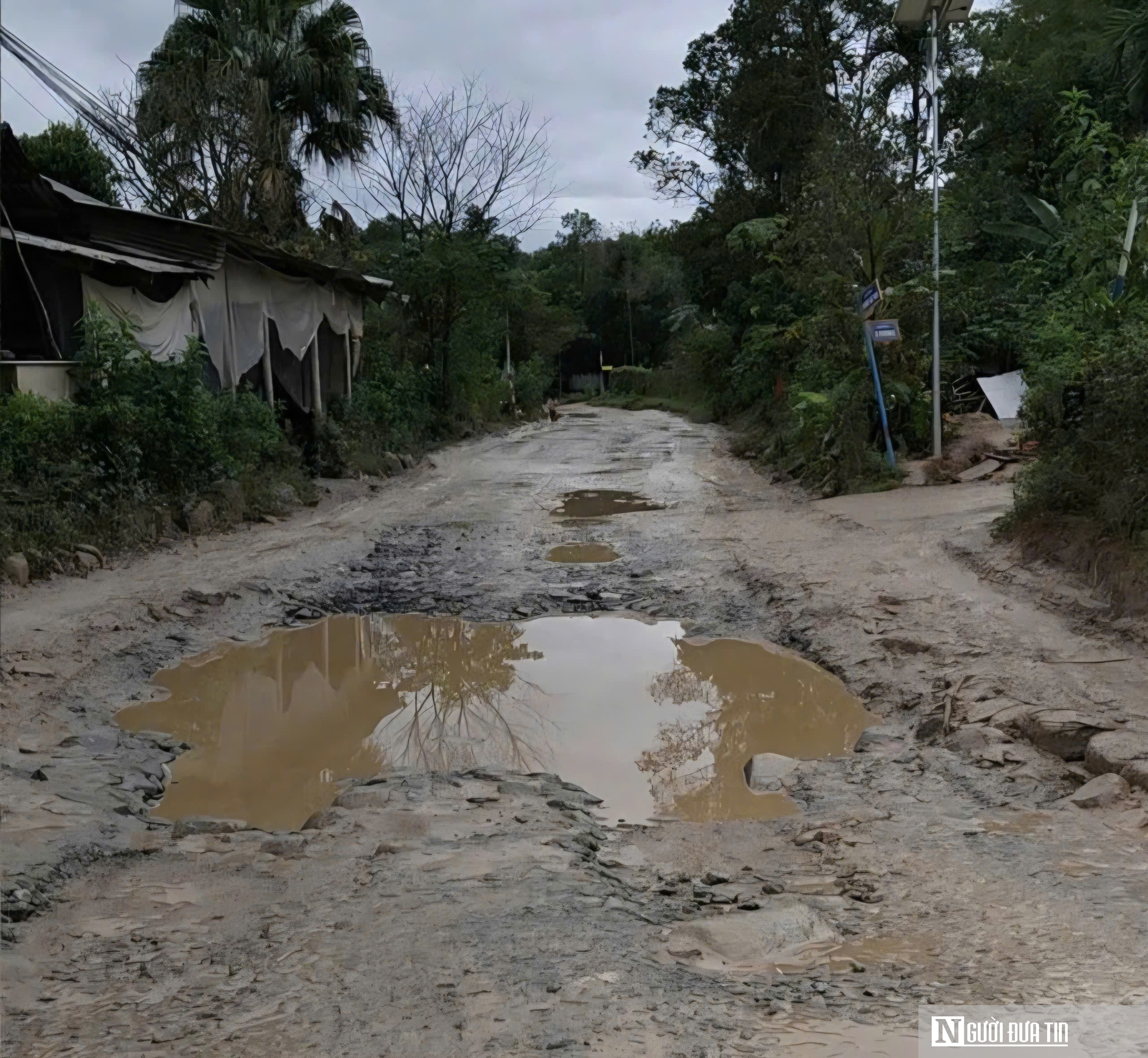 Đà Nẵng: Chạy đua sửa chữa Quốc lộ 14D, nỗ lực đảm bảo lưu thông ngày Tết- Ảnh 4.