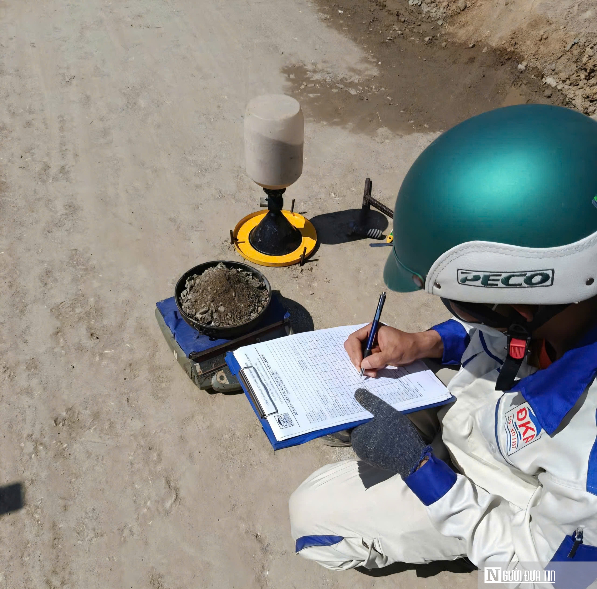 Đà Nẵng: Chạy đua sửa chữa Quốc lộ 14D, nỗ lực đảm bảo lưu thông ngày Tết- Ảnh 8.