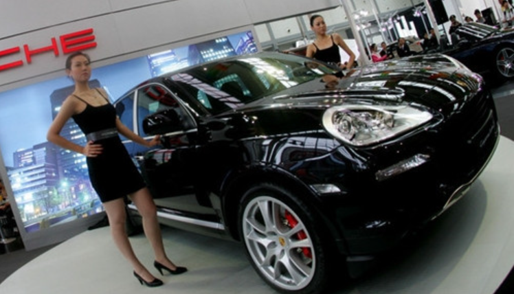 Công ty công nghệ thưởng Tết cuối năm cho nhân viên bằng siêu xe khiến dư luận "choáng váng"- Ảnh 1. Công ty công nghệ thưởng Tết cuối năm cho nhân viên bằng siêu xe khiến dư luận "choáng váng"- Ảnh 1.