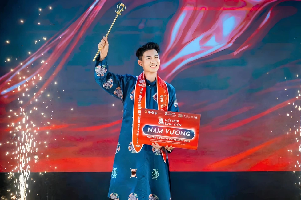 Chàng trai Kiều Khánh Nam là ai mà giật cú đúp cuộc thi quốc gia và nhận học bổng thạc sĩ toàn phần? - Ảnh 1.