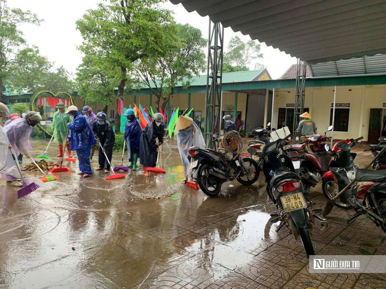 Người d&acirc;n v&ugrave;ng lũ H&agrave; Tĩnh kh&ocirc;i phục cuộc sống, sẵn s&agrave;ng đ&oacute;n Tết - Ảnh 4.