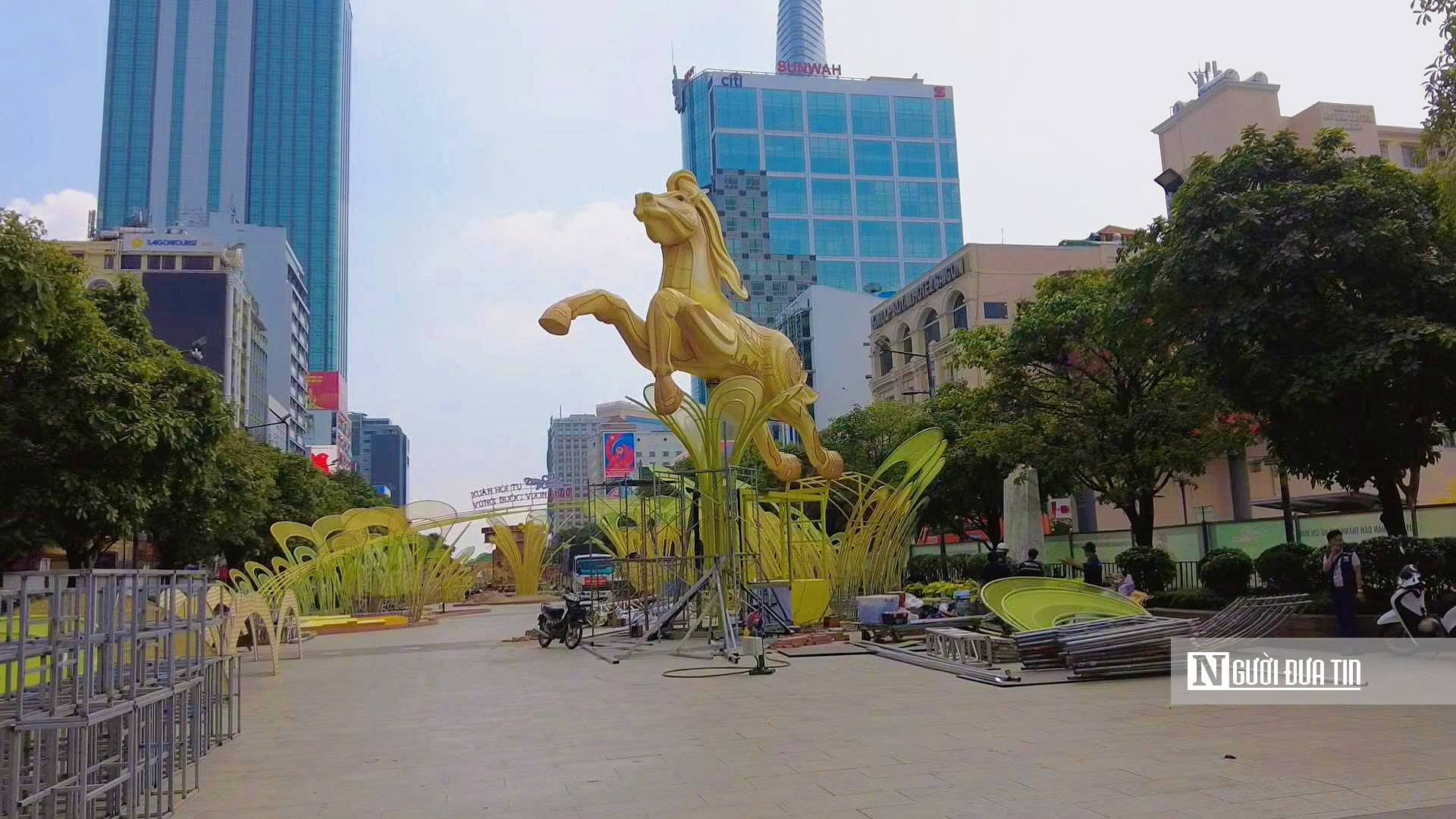 Gấp rút hoàn thành tiến độ đường hoa Nguyễn Huệ 2026- Ảnh 3.