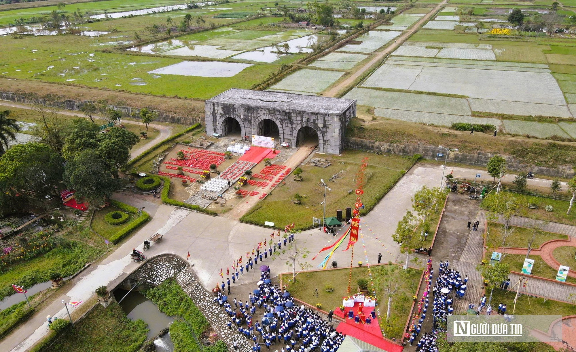 C&acirc;y n&ecirc;u vươn giữa di sản 600 năm, t&aacute;i hiện Tết xưa ở  Th&agrave;nh nh&agrave; Hồ  - Ảnh 2.