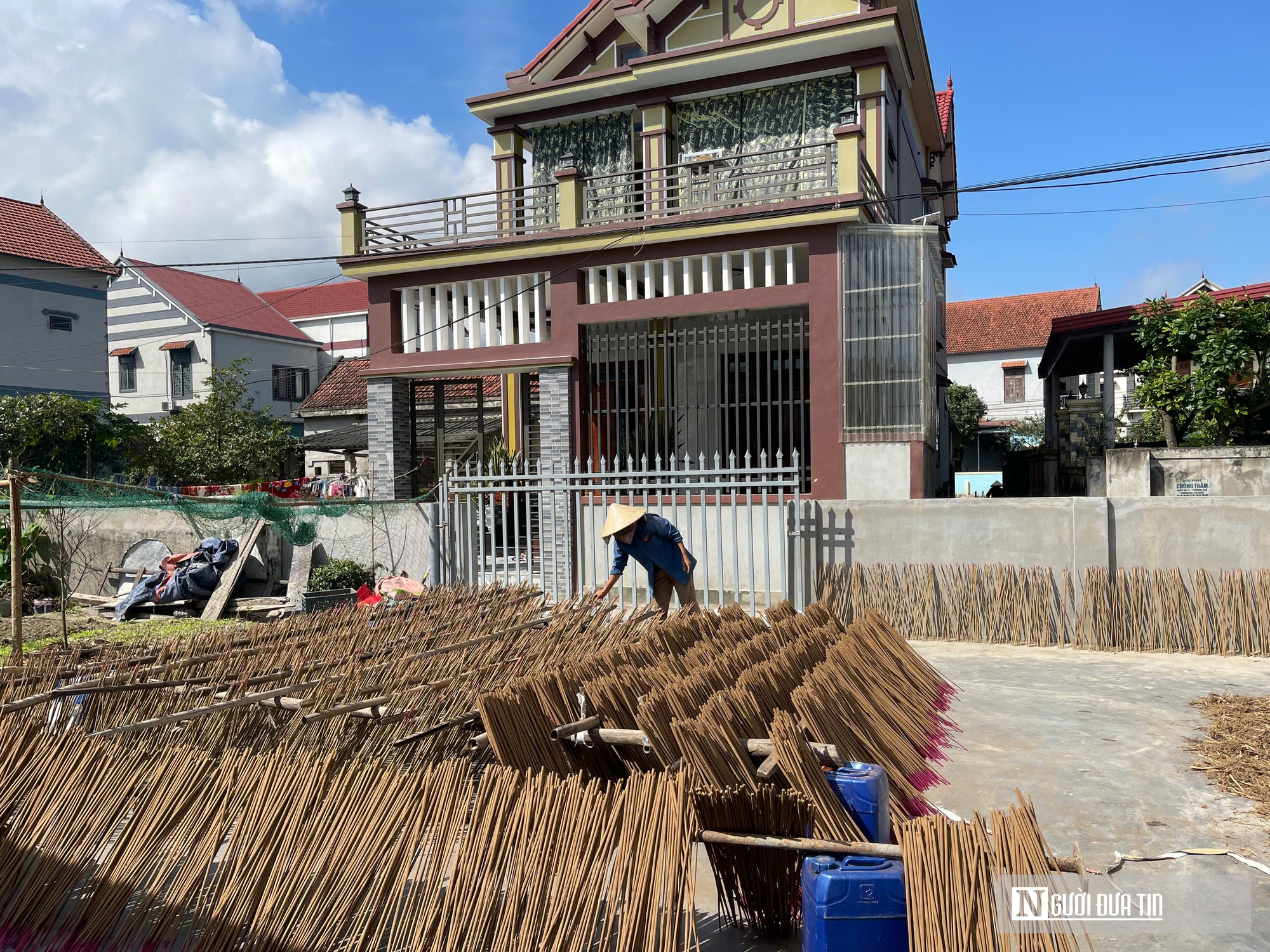 Bí quyết làng hương hàng trăm năm tuổi, cứ Tết đến làm “không kịp tay”- Ảnh 1.