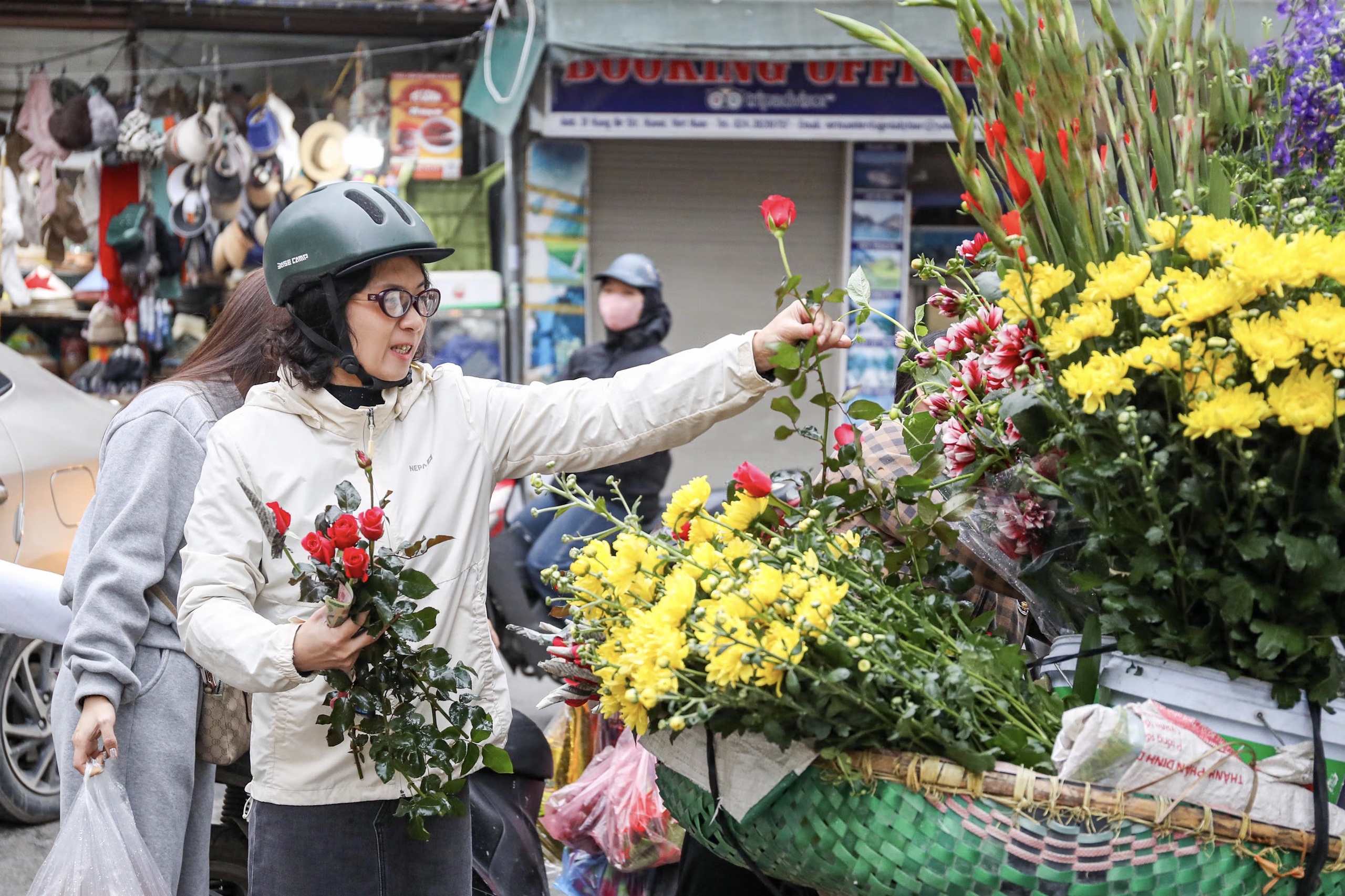 Gà luộc giá 1 triệu đồng/con có gì đặc biệt mà khách vẫn đổ xô mua - Ảnh 7.