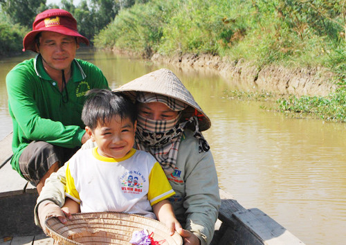 Em b&eacute; trong "C&aacute;nh đồng hoang" từng nu&ocirc;i ước mơ điện ảnh, giờ l&agrave; tỷ ph&uacute; nh&agrave; n&ocirc;ng - Ảnh 8.