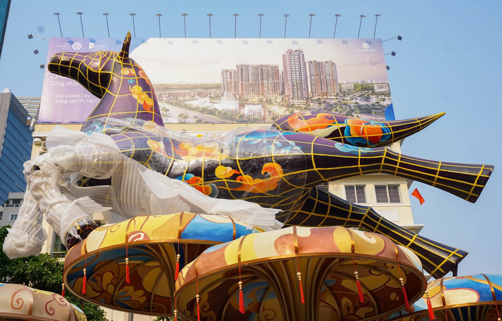 Gấp rút hoàn thành tiến độ đường hoa Nguyễn Huệ 2026- Ảnh 16.