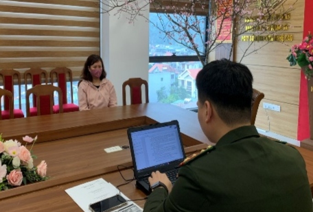 Cảnh báo vi phạm pháp luật từ dịch vụ đổi tiền lẻ trái phép dịp Tết- Ảnh 1.