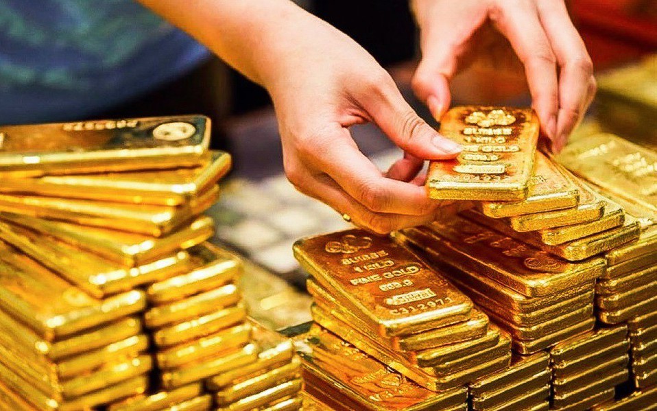 Giá vàng trong nước đi ngang, thế giới giảm mạnh trước báo cáo kinh tế Mỹ