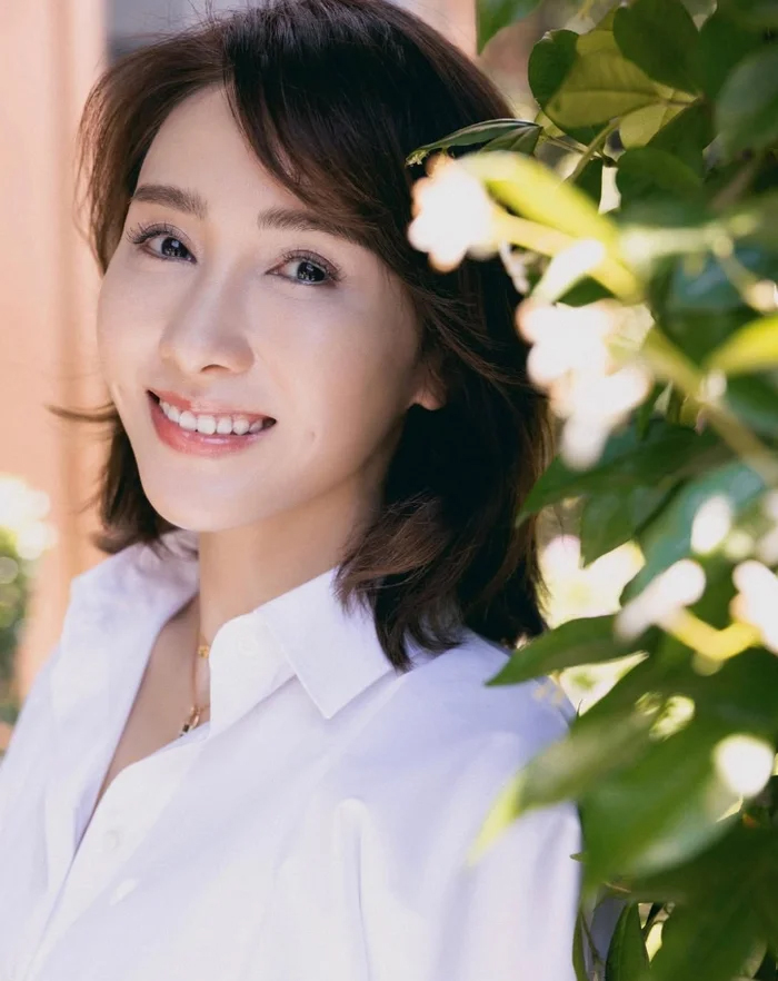 "Đệ nhất mỹ nhân TVB": Giải nghệ sau khi cưới ông trùm khuyết tật hơn 15 tuổi, cuộc sống hiện thế nào? - Ảnh 10.