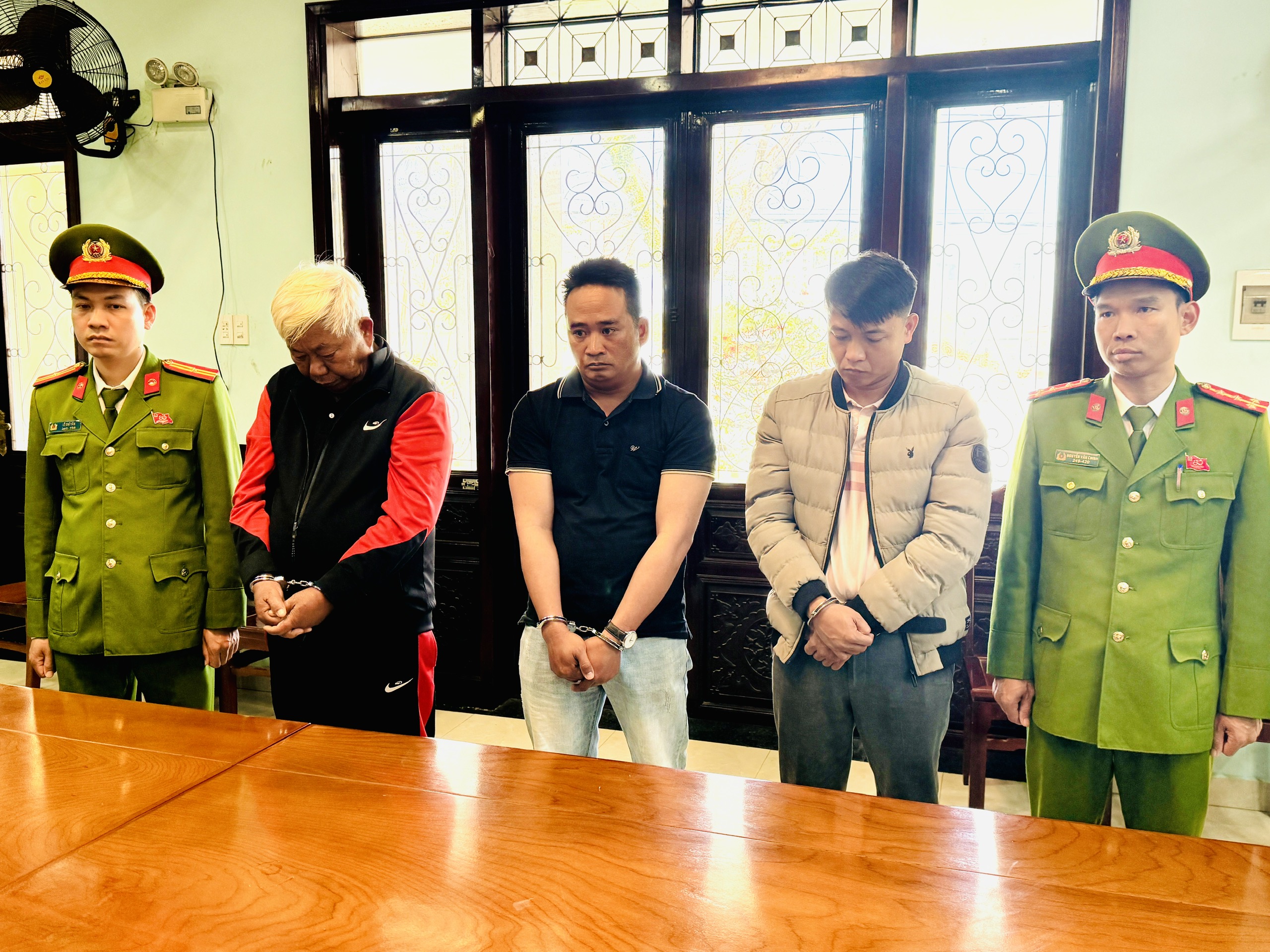 Biểu dương ban chuyên án phát hiện khai thác cao lanh trái phép quy mô lớn ở Huế- Ảnh 2.