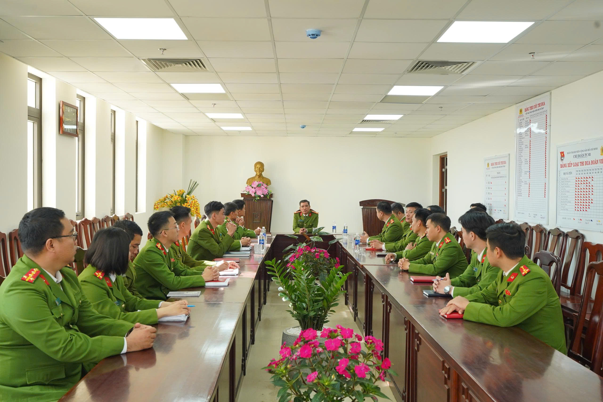Biểu dương ban chuyên án phát hiện khai thác cao lanh trái phép quy mô lớn ở Huế- Ảnh 3.