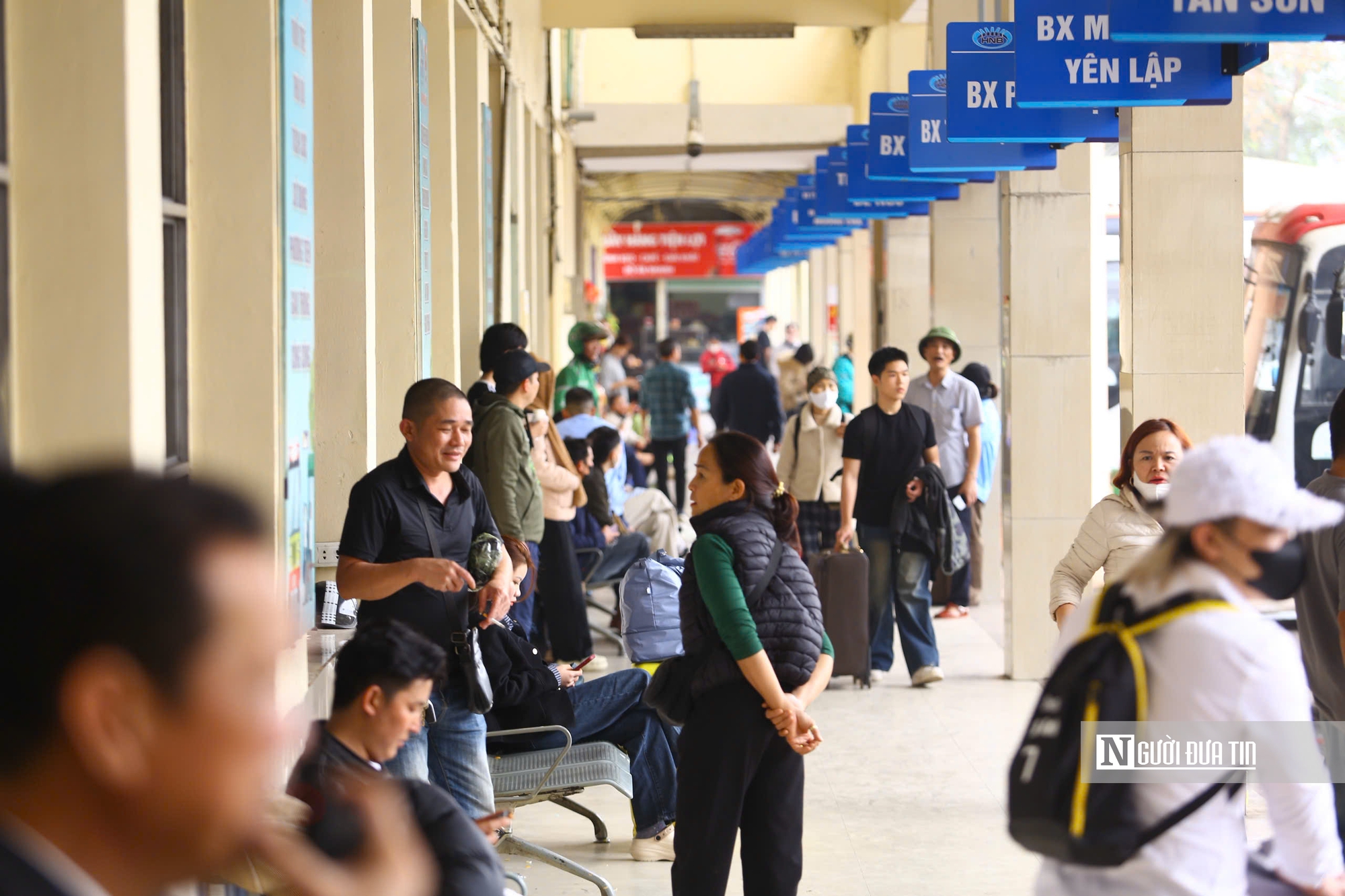 Người d&acirc;n hối hả rời H&agrave; Nội về qu&ecirc; ăn Tết- Ảnh 7.