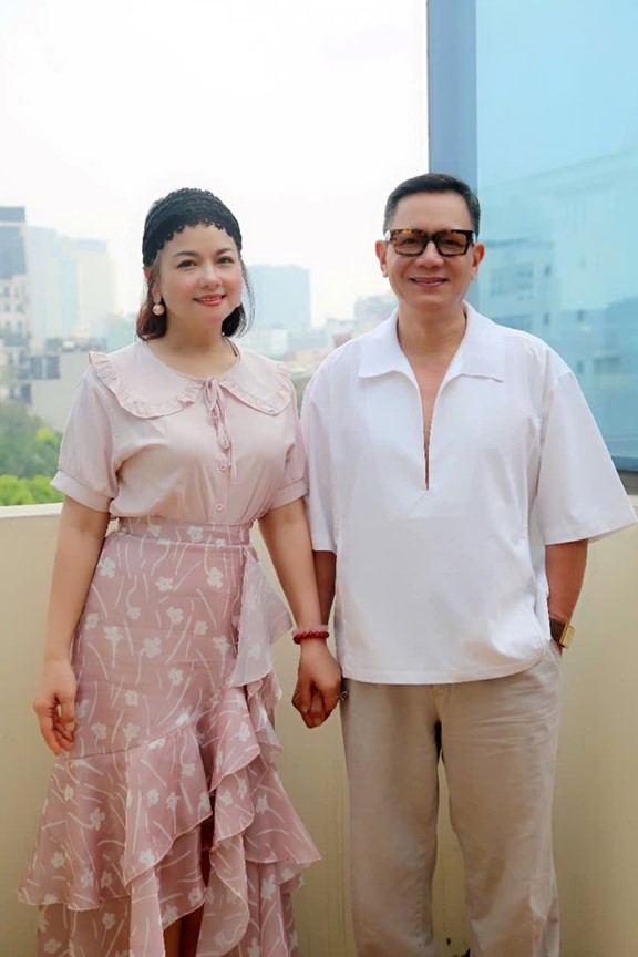 Nam NSƯT 2 lần làm "Chủ tịch tỉnh": Hôn nhân 31 năm viên mãn bên NSND Thu Quế - Ảnh 6.