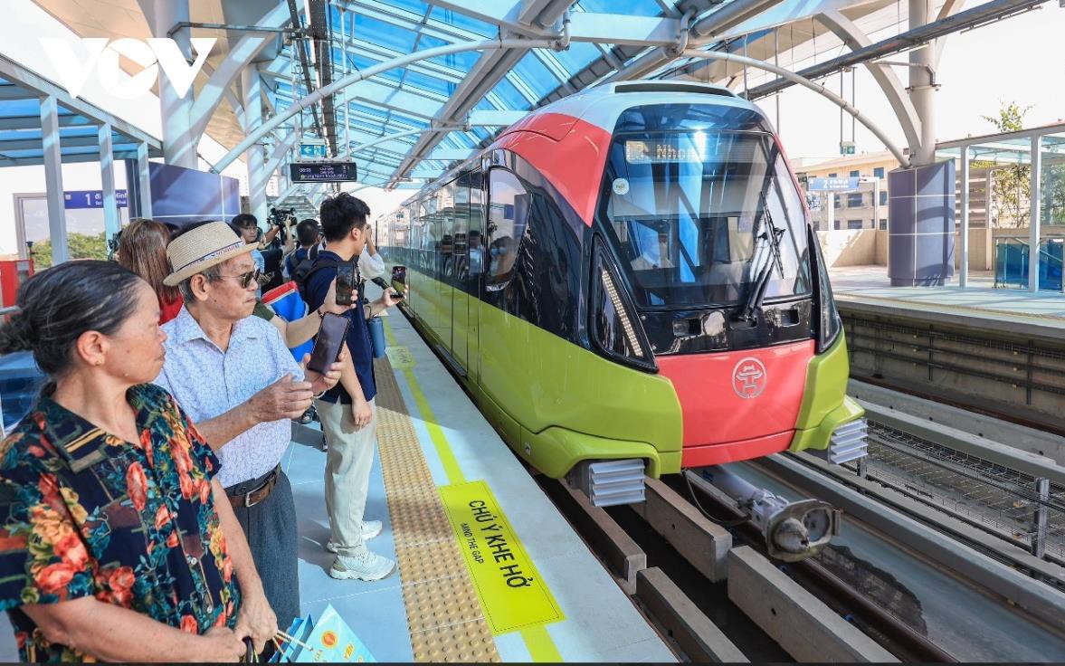 Hà Nội miễn phí vé 128 tuyến buýt và 2 tuyến đường sắt đô thị dịp Tết 2026
