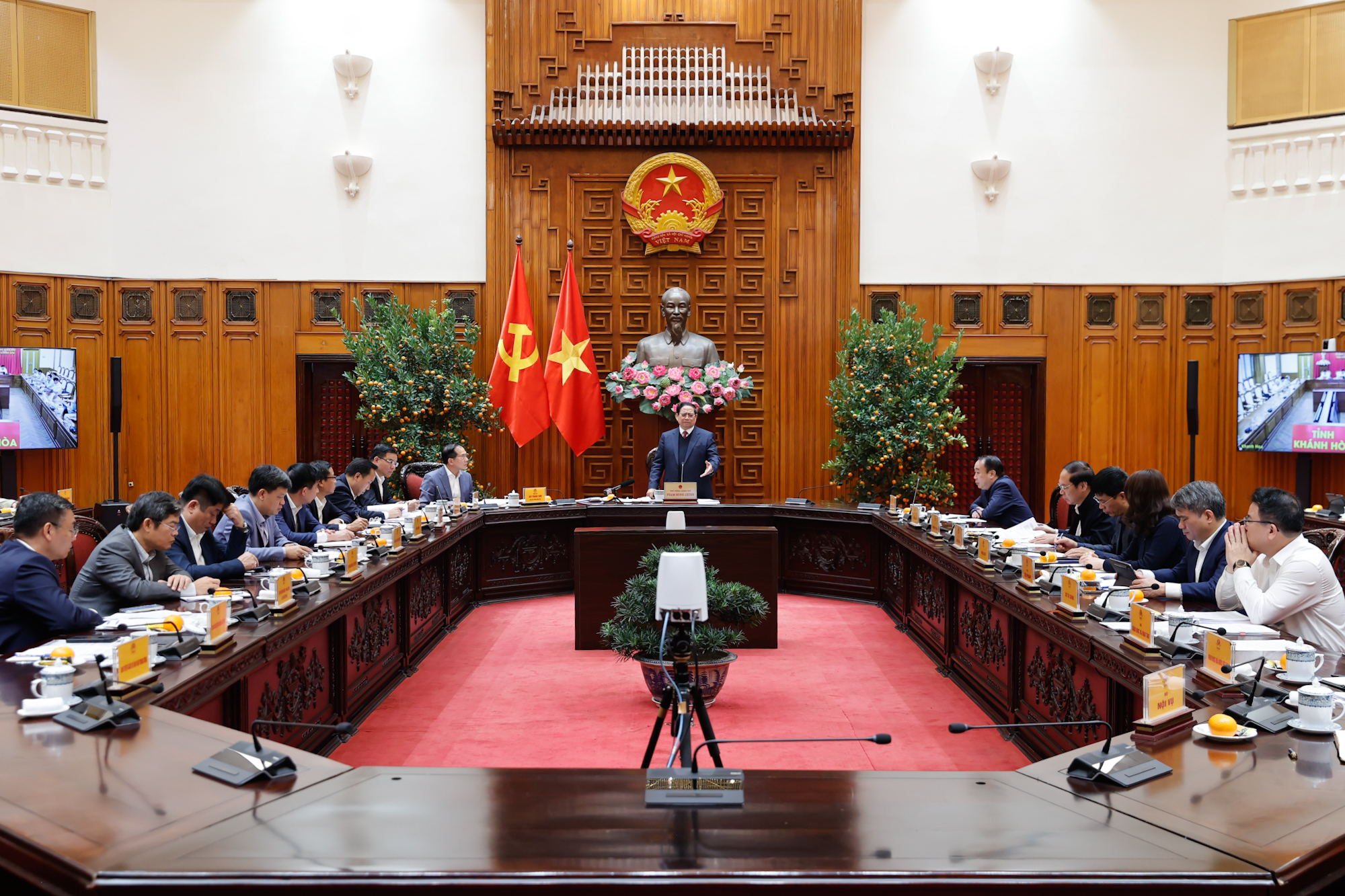 Thủ tướng: Quyết liệt hơn nữa triển khai các dự án điện hạt nhân - Ảnh 1.