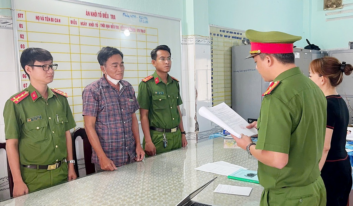 Người đàn ông bị khởi tố vì vay tiền nhưng không trả- Ảnh 1.