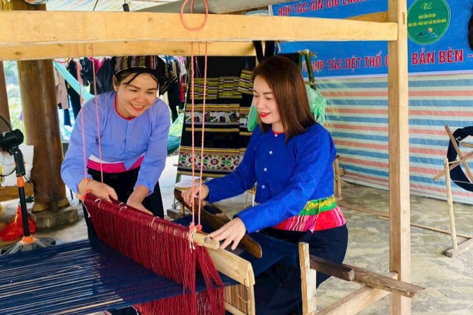 Người giữ lửa văn hóa Thái trước nguy cơ mai một - Ảnh 1.