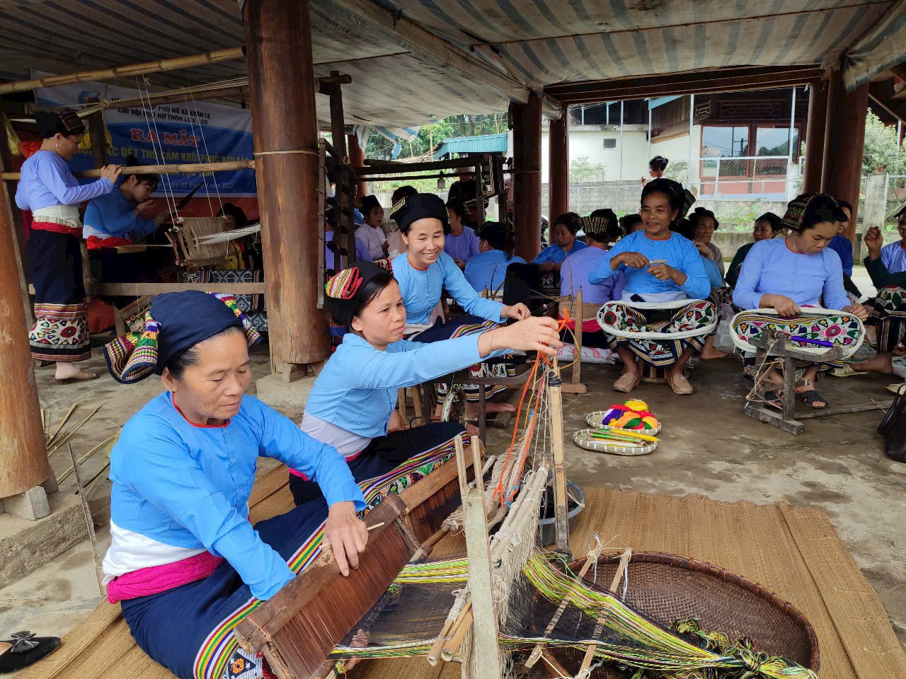 Người giữ lửa văn hóa Thái trước nguy cơ mai một - Ảnh 3.