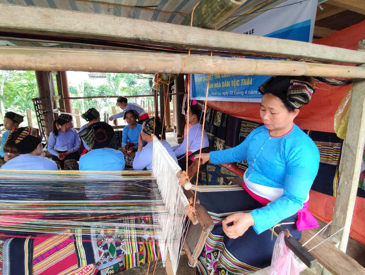 Người giữ lửa văn hóa Thái trước nguy cơ mai một - Ảnh 2.