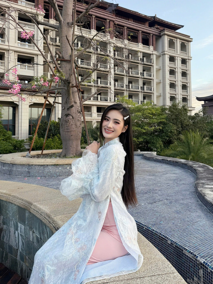 Hoa hậu &Yacute; Nhi g&acirc;y bất ngờ với h&igrave;nh ảnh &ldquo;g&aacute;i đảm&rdquo; tất bật dọn nh&agrave;, nấu nướng ng&agrave;y cận Tết- Ảnh 3.