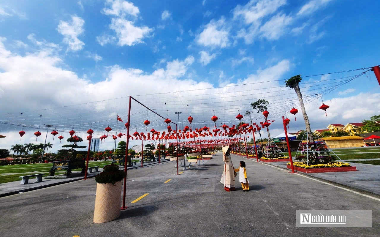 Dàn linh vật ngựa tung vó “mã đáo thành công” ở Quảng Trị- Ảnh 10. Dàn linh vật ngựa tung vó “mã đáo thành công” ở Quảng Trị- Ảnh 10.