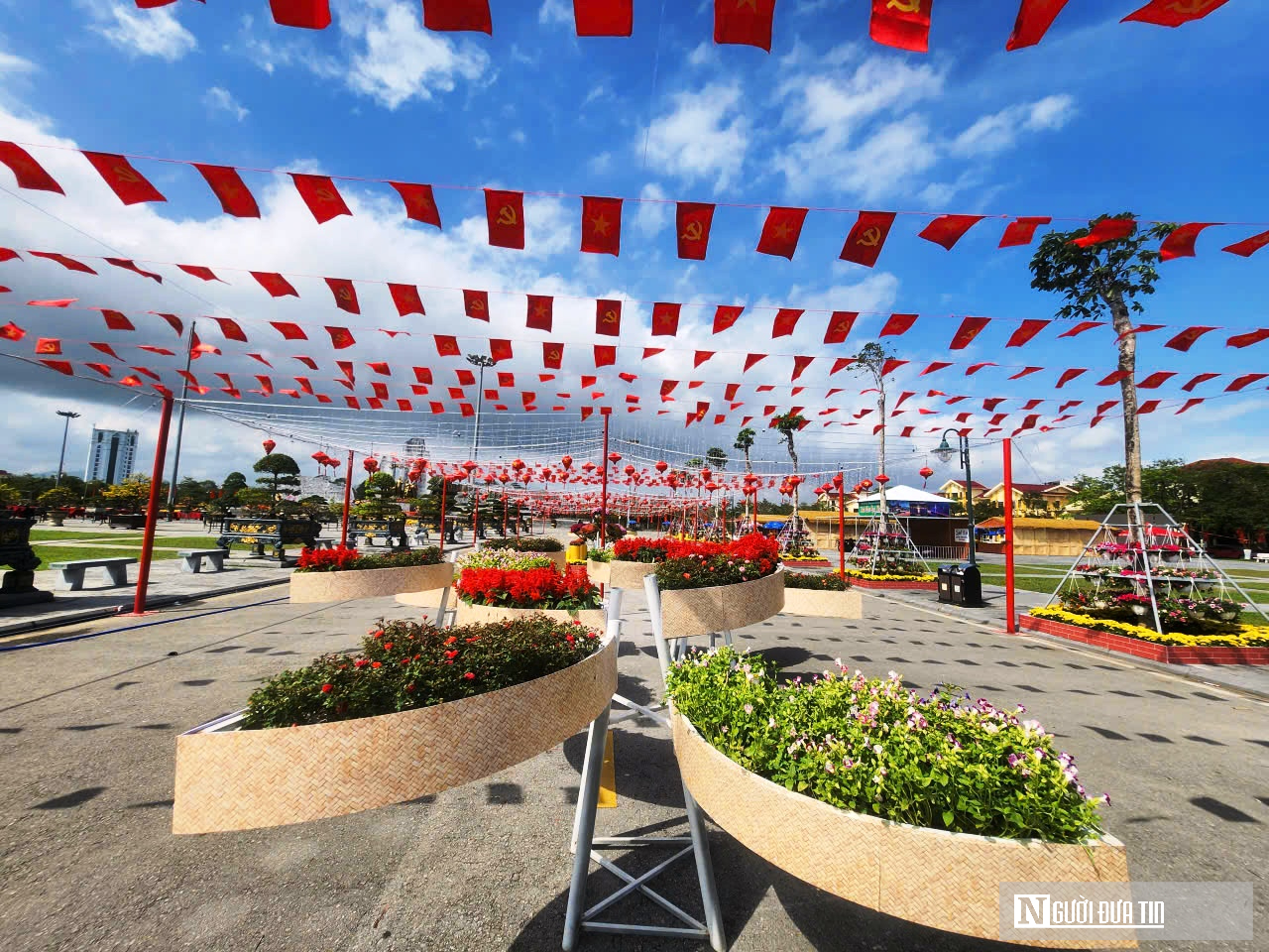 Dàn linh vật ngựa tung vó “mã đáo thành công” ở Quảng Trị- Ảnh 9. Dàn linh vật ngựa tung vó “mã đáo thành công” ở Quảng Trị- Ảnh 9.