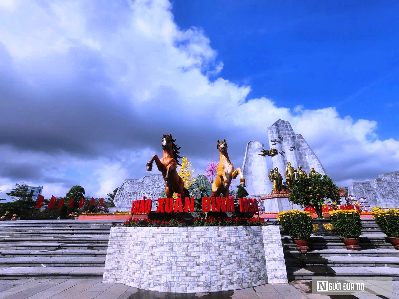 Dàn linh vật ngựa tung vó “mã đáo thành công” ở Quảng Trị- Ảnh 6. Dàn linh vật ngựa tung vó “mã đáo thành công” ở Quảng Trị- Ảnh 6.