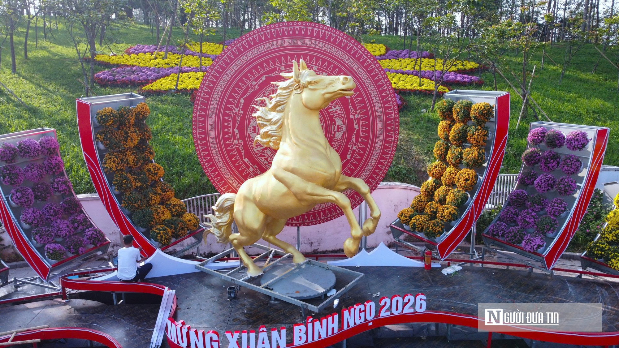 Cận cảnh linh vật ngựa v&agrave;ng độc đ&aacute;o ở Nghệ An- Ảnh 5.