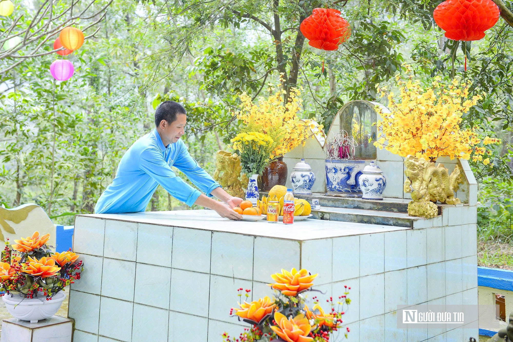 Phủ Na - điểm hẹn tâm linh xứ Thanh được trang hoàng rực rỡ, sẵn sàng đón hàng vạn khách trẩy hội  - Ảnh 10.