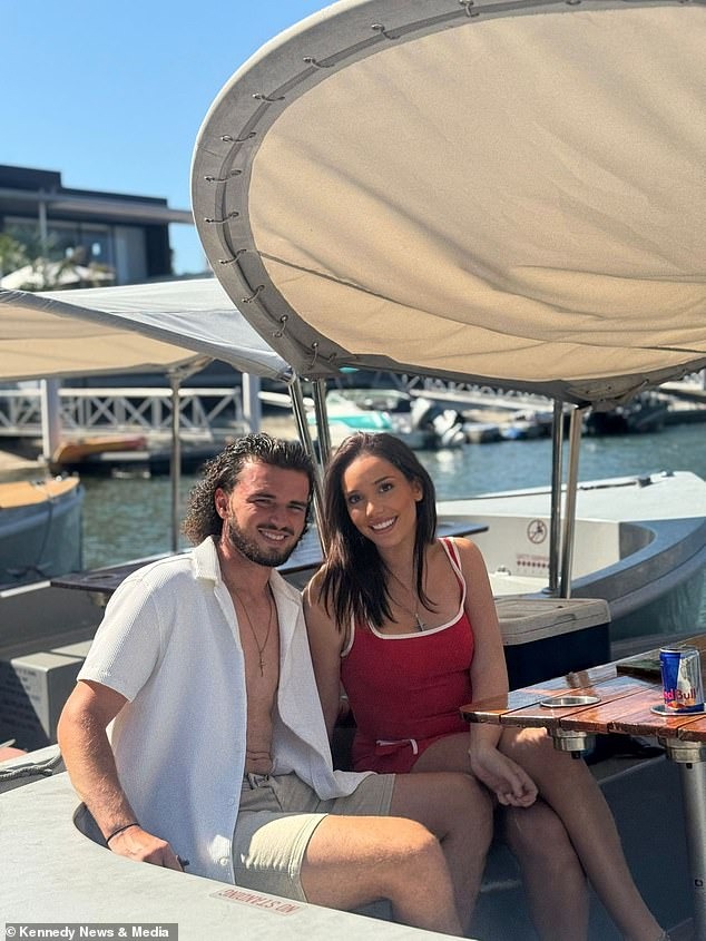 Đau bụng đi kh&aacute;m, c&ocirc; g&aacute;i sốc nặng sau khi biết kết quả si&ecirc;u &acirc;m - Ảnh 2.