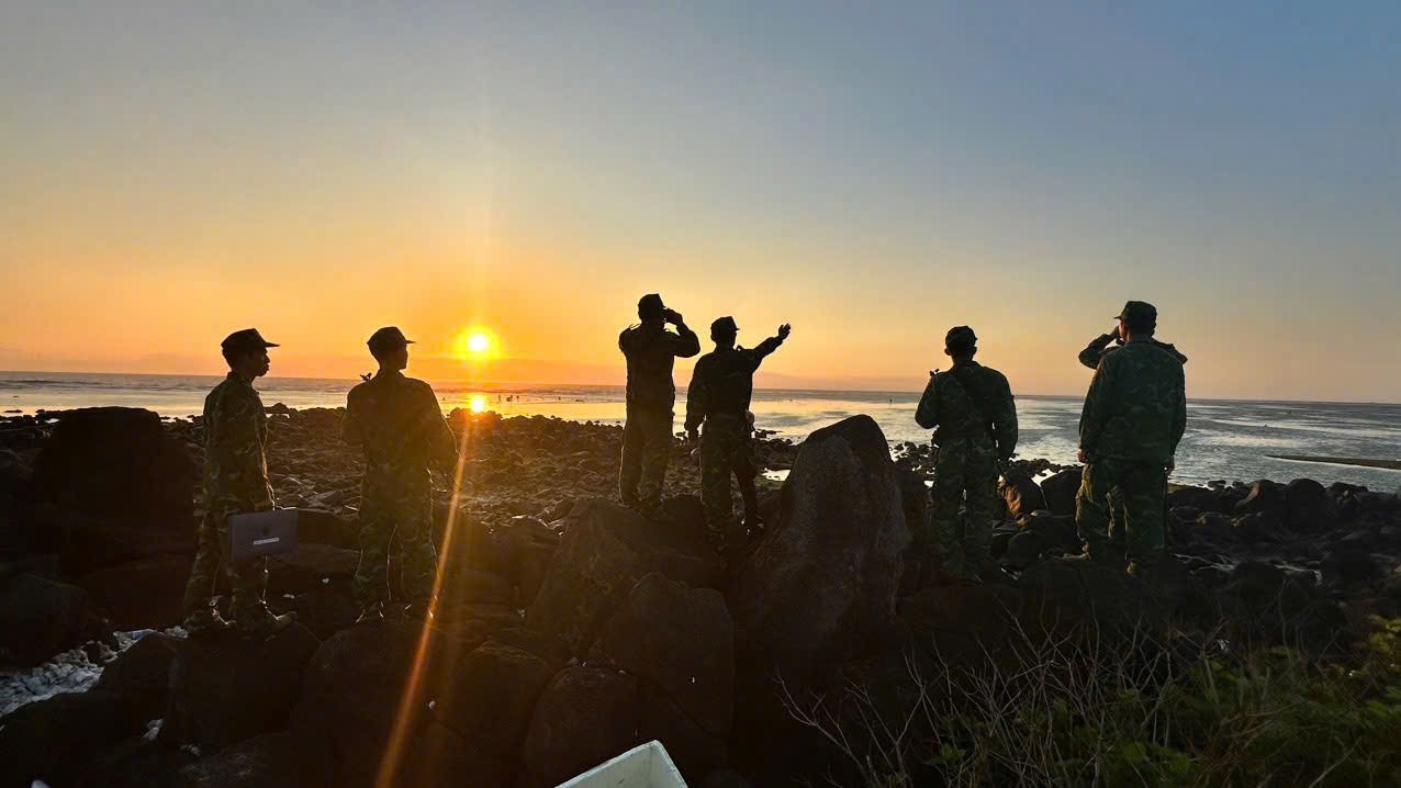 Quảng Ngãi: Lính biên phòng giữ biển trời Xuân nơi đảo tiền tiêu Lý Sơn- Ảnh 4. Quảng Ngãi: Lính biên phòng giữ biển trời Xuân nơi đảo tiền tiêu Lý Sơn- Ảnh 4.