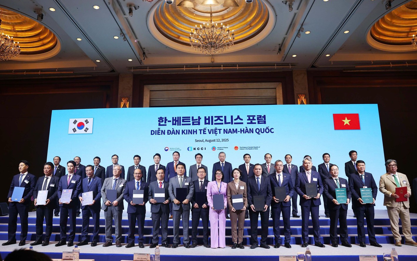 Ngoại giao kinh tế 2025: Kiến tạo giá trị bền vững trong bối cảnh thế giới biến động