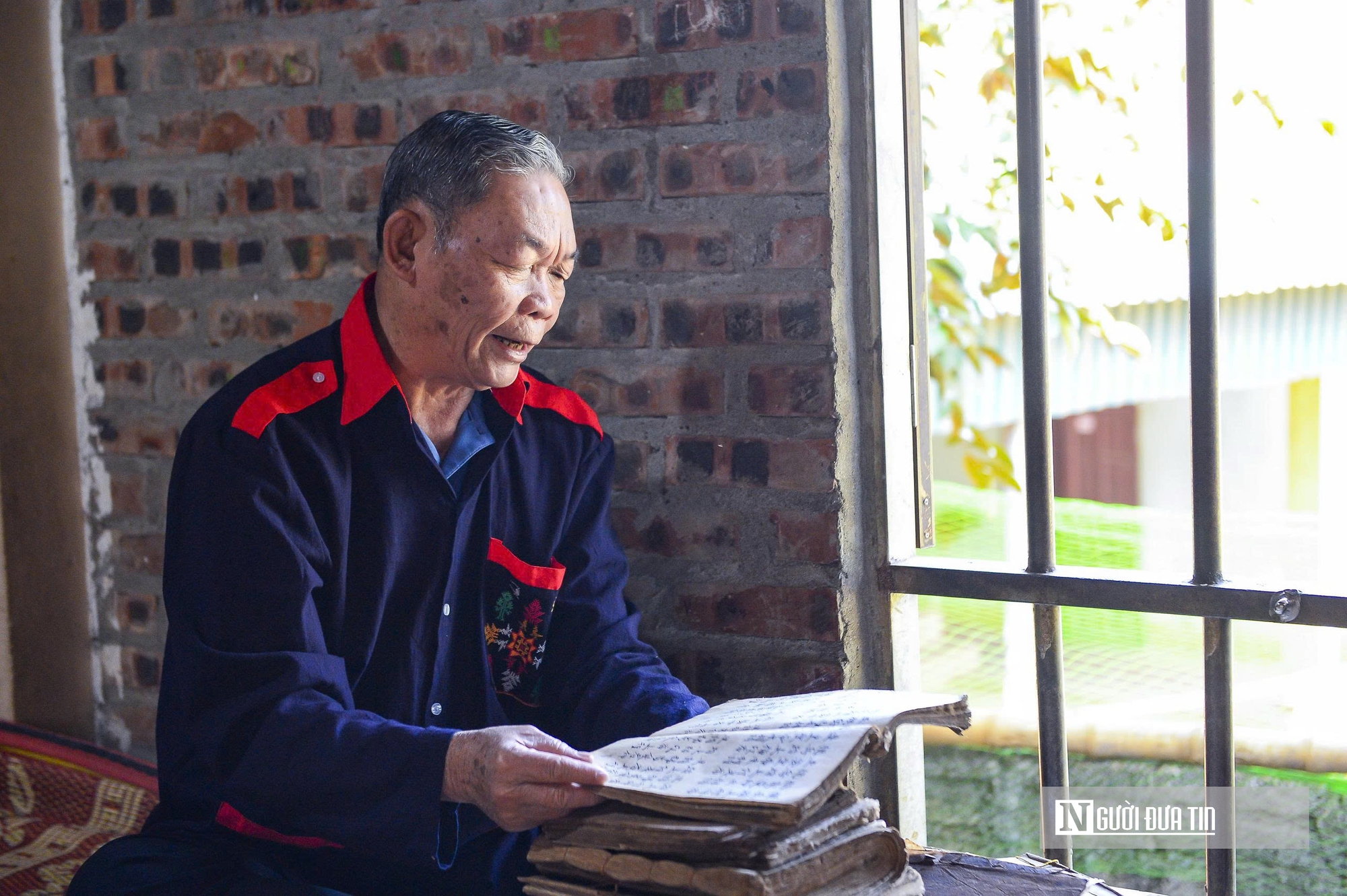 Níu từng con chữ cổ của người Dao trước nguy cơ thất truyền- Ảnh 2.