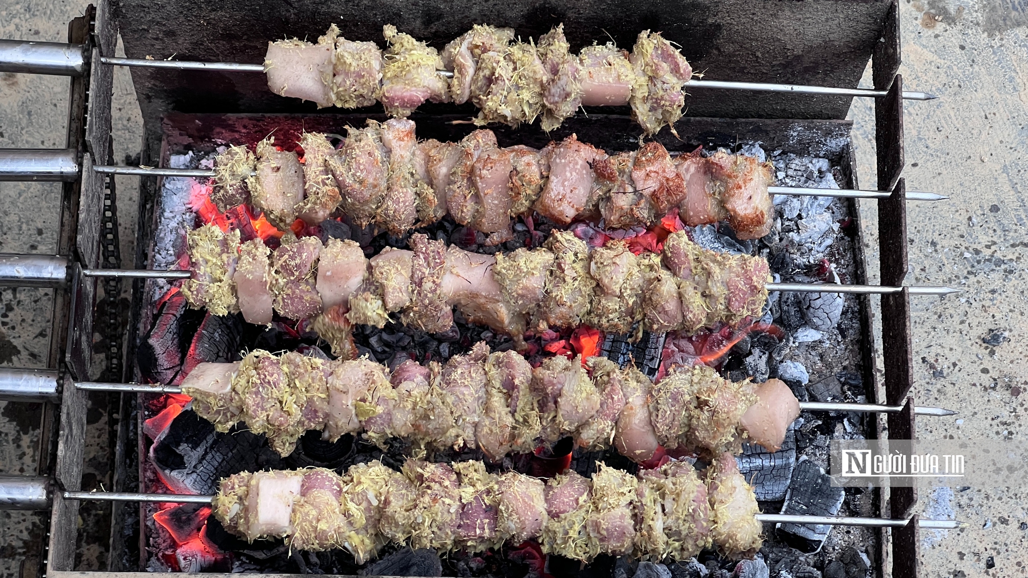 Tục "đụng lợn", "đụng bánh chưng" giữ nhịp Tết làng quê- Ảnh 3. Tục "đụng lợn", "đụng bánh chưng" giữ nhịp Tết làng quê- Ảnh 3.