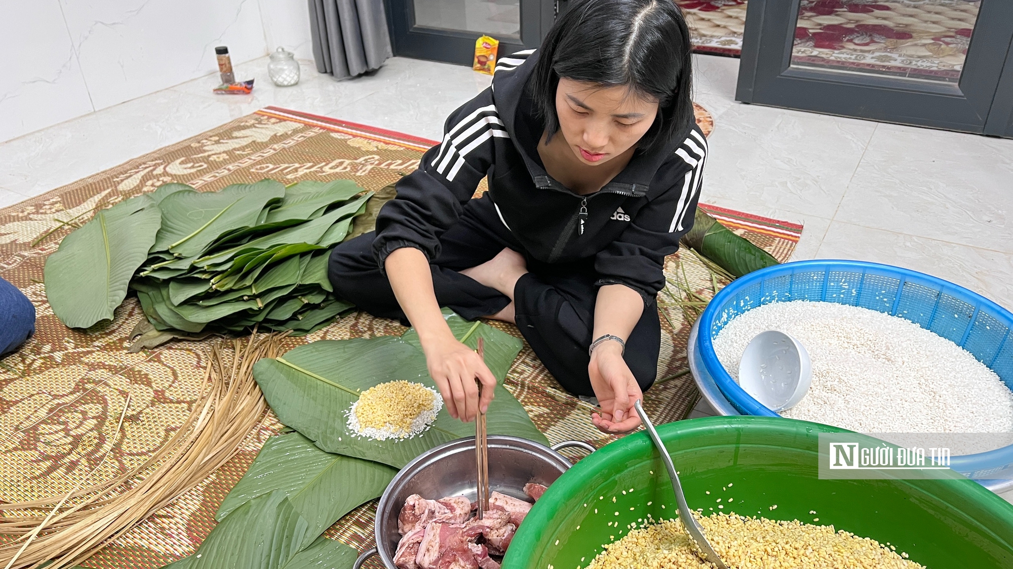 Tục "đụng lợn", "đụng bánh chưng" giữ nhịp Tết làng quê- Ảnh 5. Tục "đụng lợn", "đụng bánh chưng" giữ nhịp Tết làng quê- Ảnh 5.