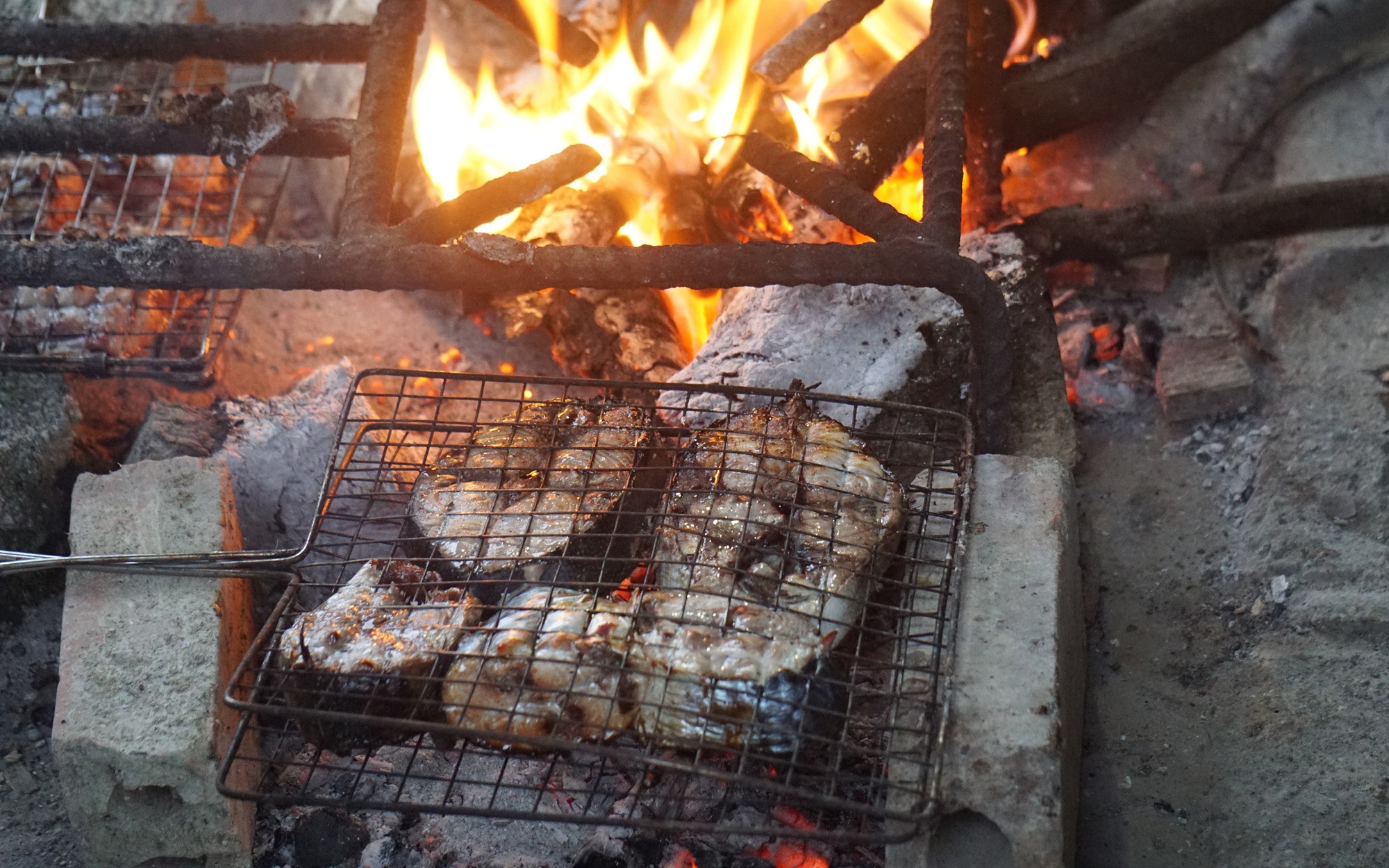 Bánh chưng đen – linh hồn ngày Tết của người Thái trắng- Ảnh 11.