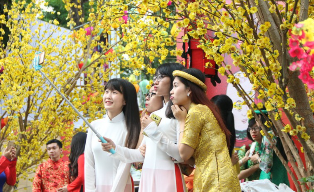 Dự báo thời tiết 20/2: Miền Bắc dồn dập đón đợt không khí lạnh cực mạnh, trời mưa rét trở lại- Ảnh 1.