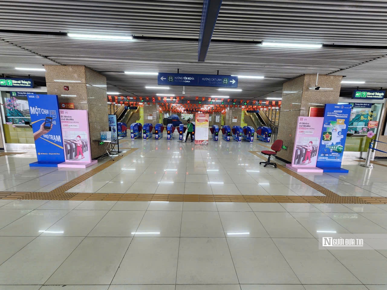 Đường phố Hà Nội thênh thang ngày đầu nghỉ Tết Nguyên đán - Ảnh 11.