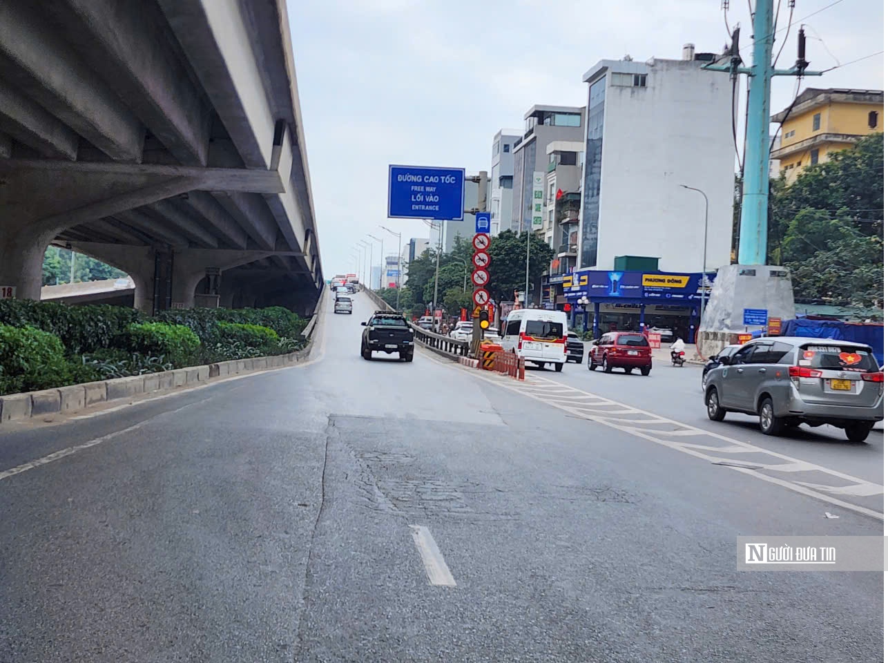 Đường phố Hà Nội thênh thang ngày đầu nghỉ Tết Nguyên đán - Ảnh 6.