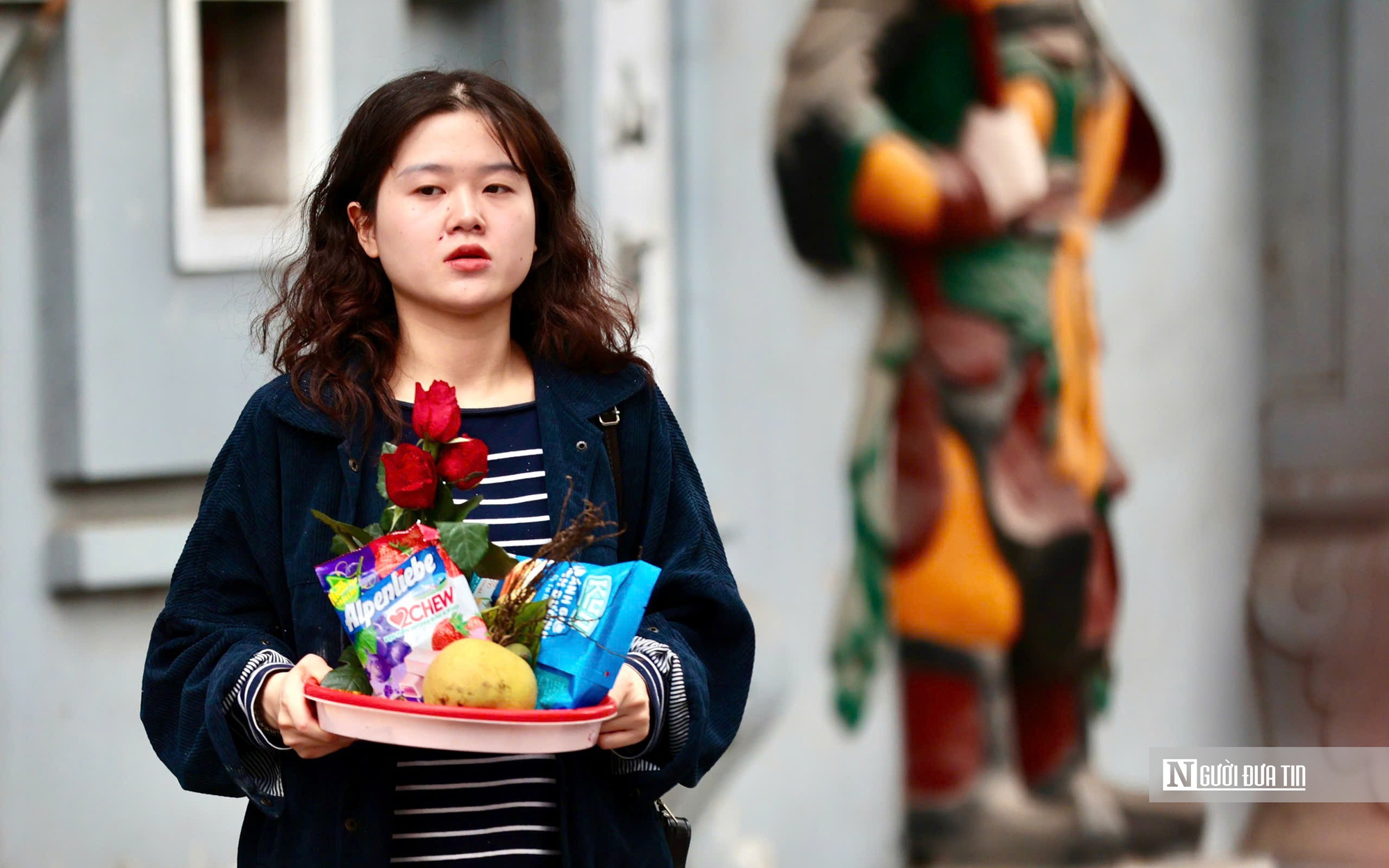 Giới trẻ Hà Nội cầu duyên tại Chùa Hà trong ngày Valentine cận Tết
