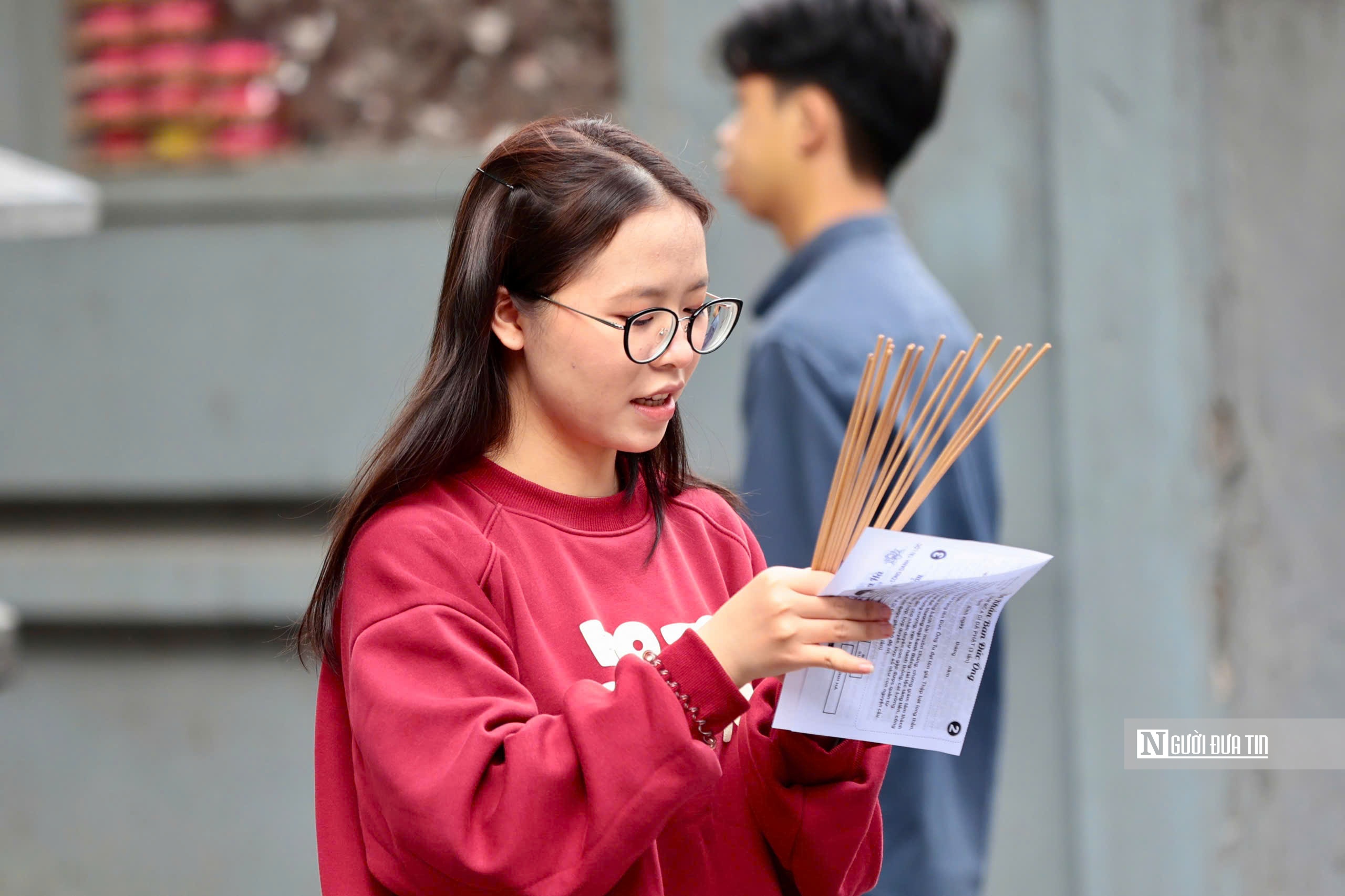 Nam thanh nữ tú đến một ngôi chùa ở Hà Nội cầu duyên ngày Valentine - Ảnh 7.