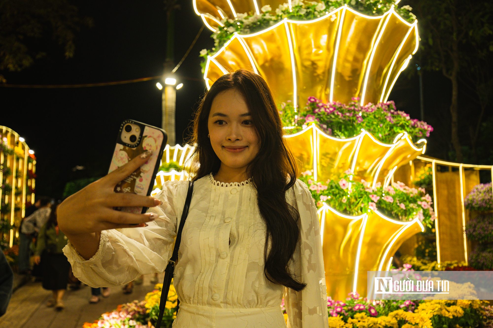 Cận cảnh Song m&atilde; k&eacute;o xe, X&iacute;ch m&atilde; tung v&oacute; lấp l&aacute;nh tại đường hoa xu&acirc;n Đắk Lắk- Ảnh 23.