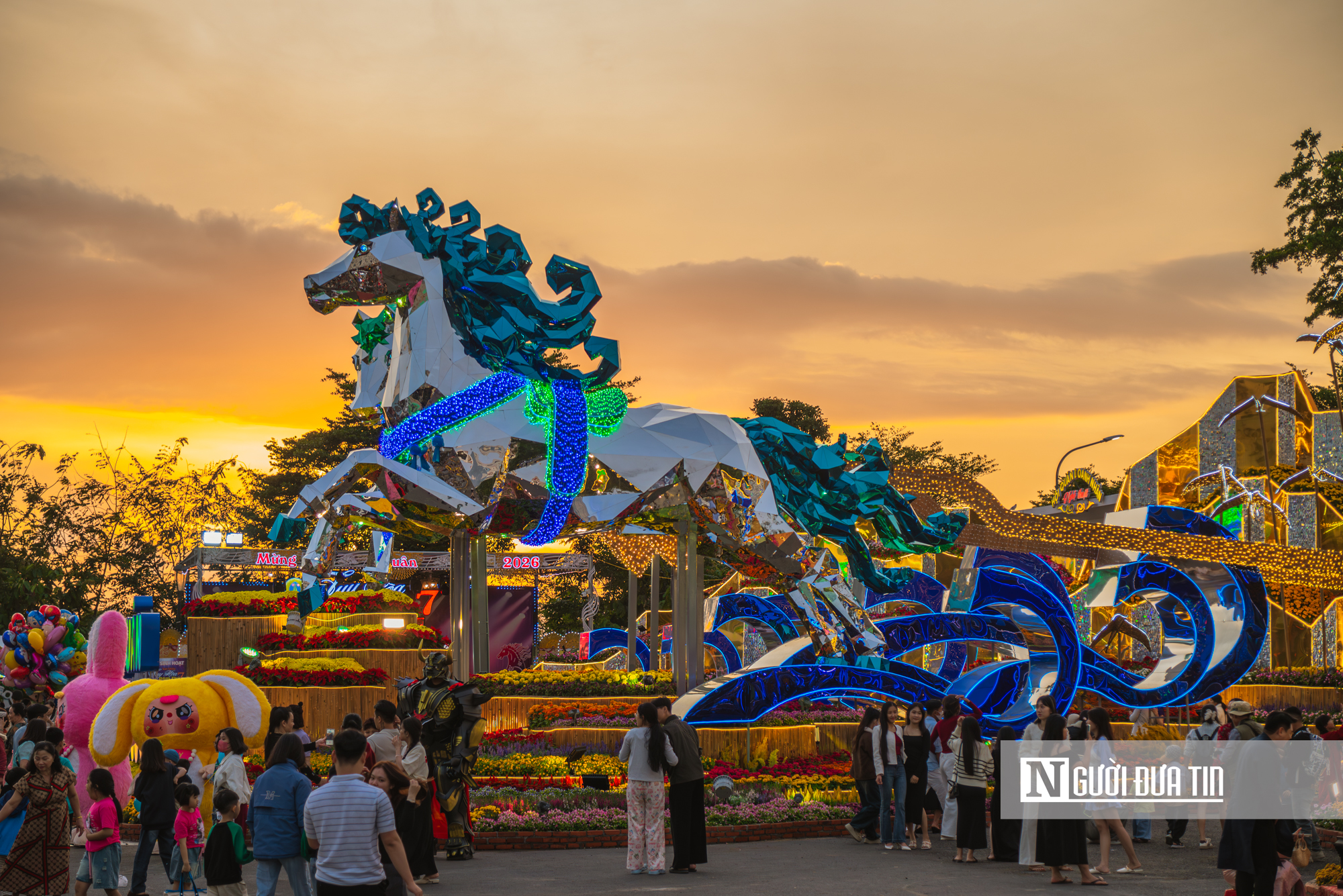 Cận cảnh Song m&atilde; k&eacute;o xe, X&iacute;ch m&atilde; tung v&oacute; lấp l&aacute;nh tại đường hoa xu&acirc;n Đắk Lắk- Ảnh 24.