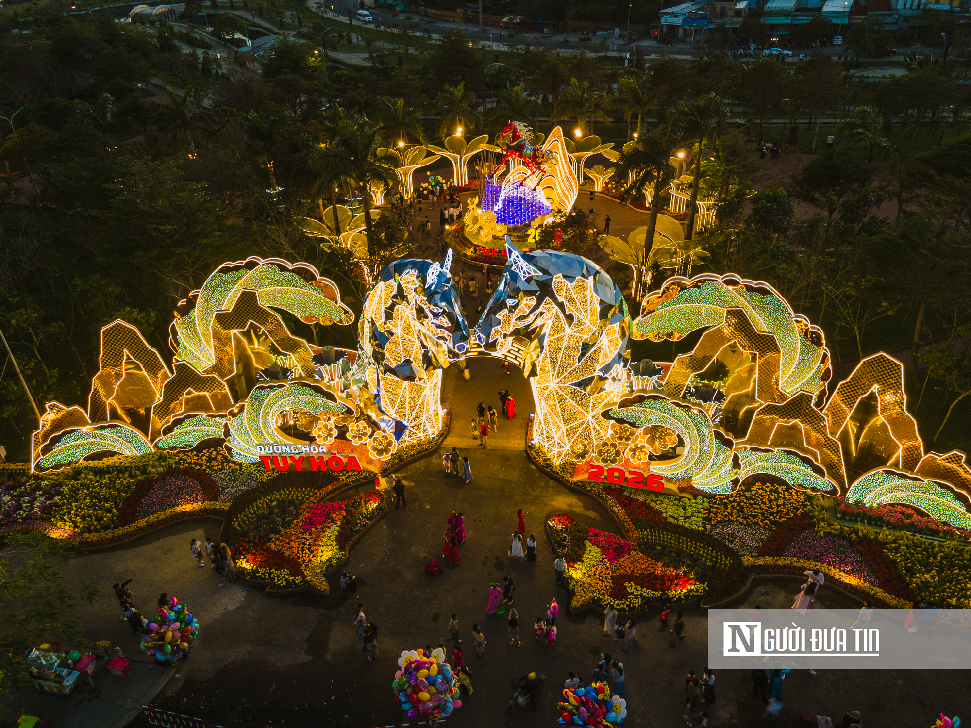 Cận cảnh Song m&atilde; k&eacute;o xe, X&iacute;ch m&atilde; tung v&oacute; lấp l&aacute;nh tại đường hoa xu&acirc;n Đắk Lắk- Ảnh 9.